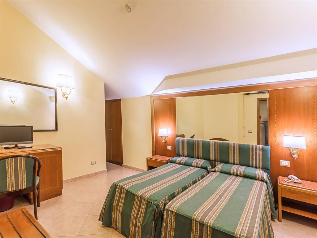 Raeli Floridia Hotel Roma